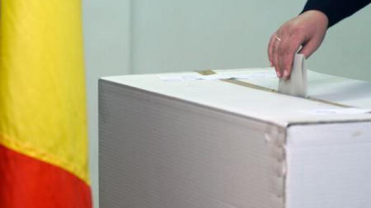 inscop ponta antonescu si ungureanu sunt candidatii preferati la alegerile prezidentiale