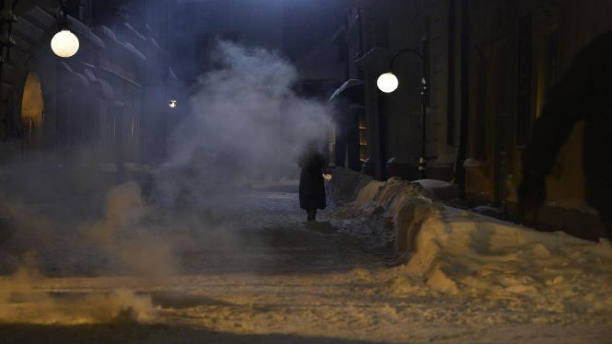 premiera rigoletto de giuseppe verdi in regia lui stephen barlow reinvie orasul chicago din vremea