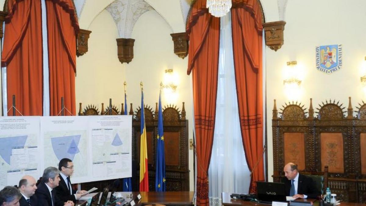 basescu despre cine e de vina pentru balbaiala institutiilor in cazul accidentului aviatic din