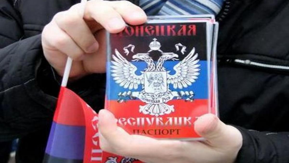 locuitorii unui oras din ucraina au primit pasapoarte ale republicii donetk krivoi rog