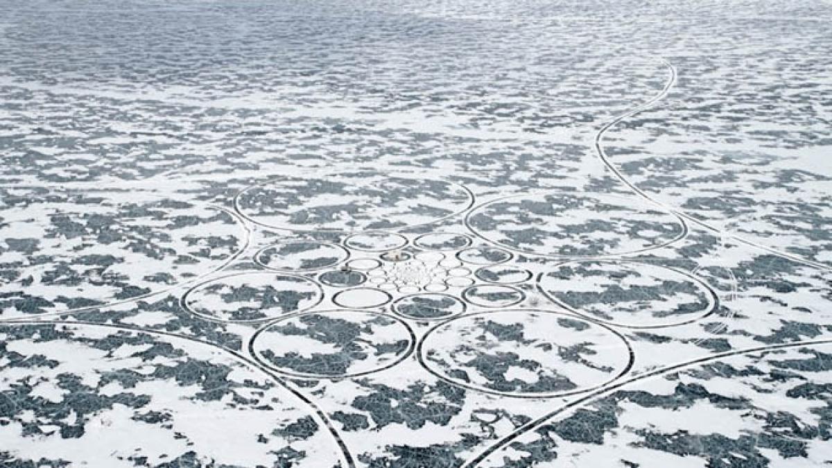 rusii au crezut ca au fost vizitati de extraterestri ce au descoperit pe suprafata acestui lac e