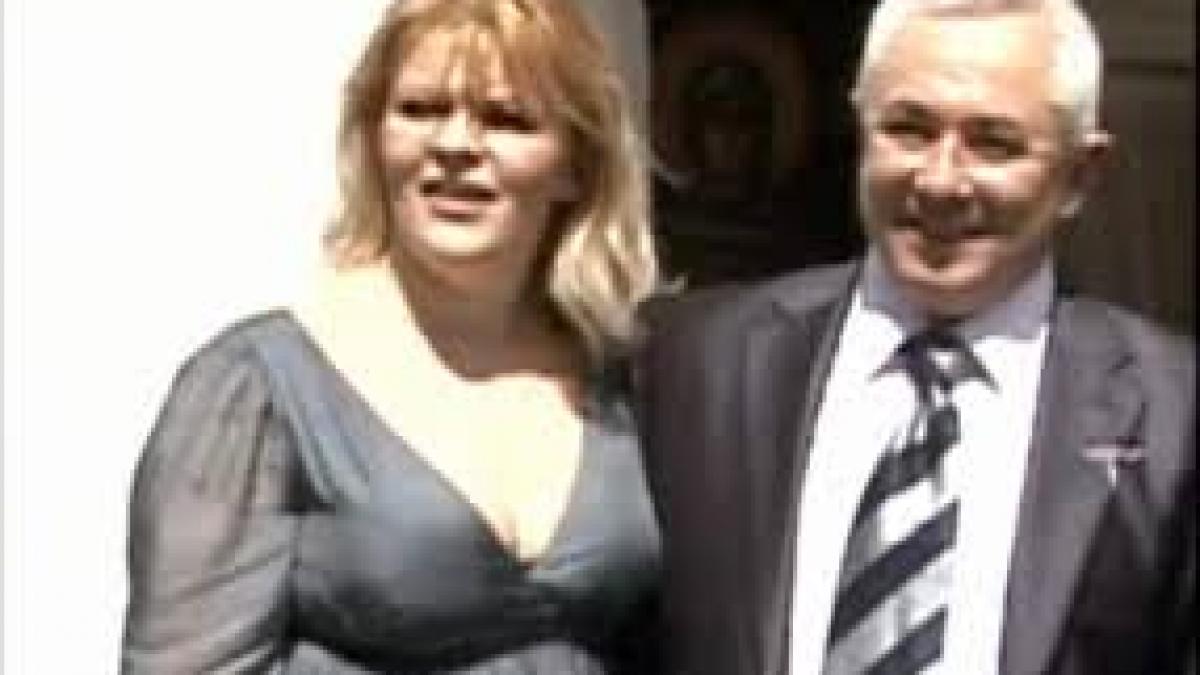 sotul sandei ladosi scos temporar de sub controlul judiciar pentru a se trata in austria