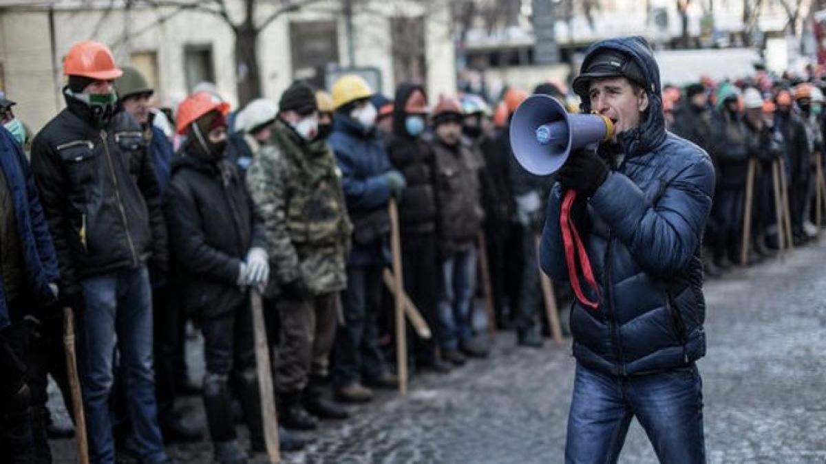 127 de protestatari ucraineni au fost eliberati din arest 15 persoane au ramas inca in spatele