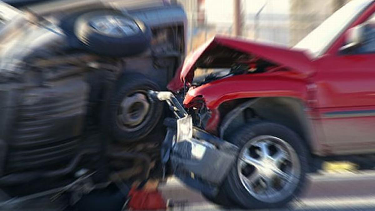 O sută de maşini, implicate într-un accident pe o autostradă din SUA