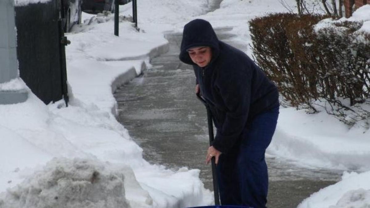 cel putin 25 de persoane au murit in urma furtunilor de zapada din estul sua