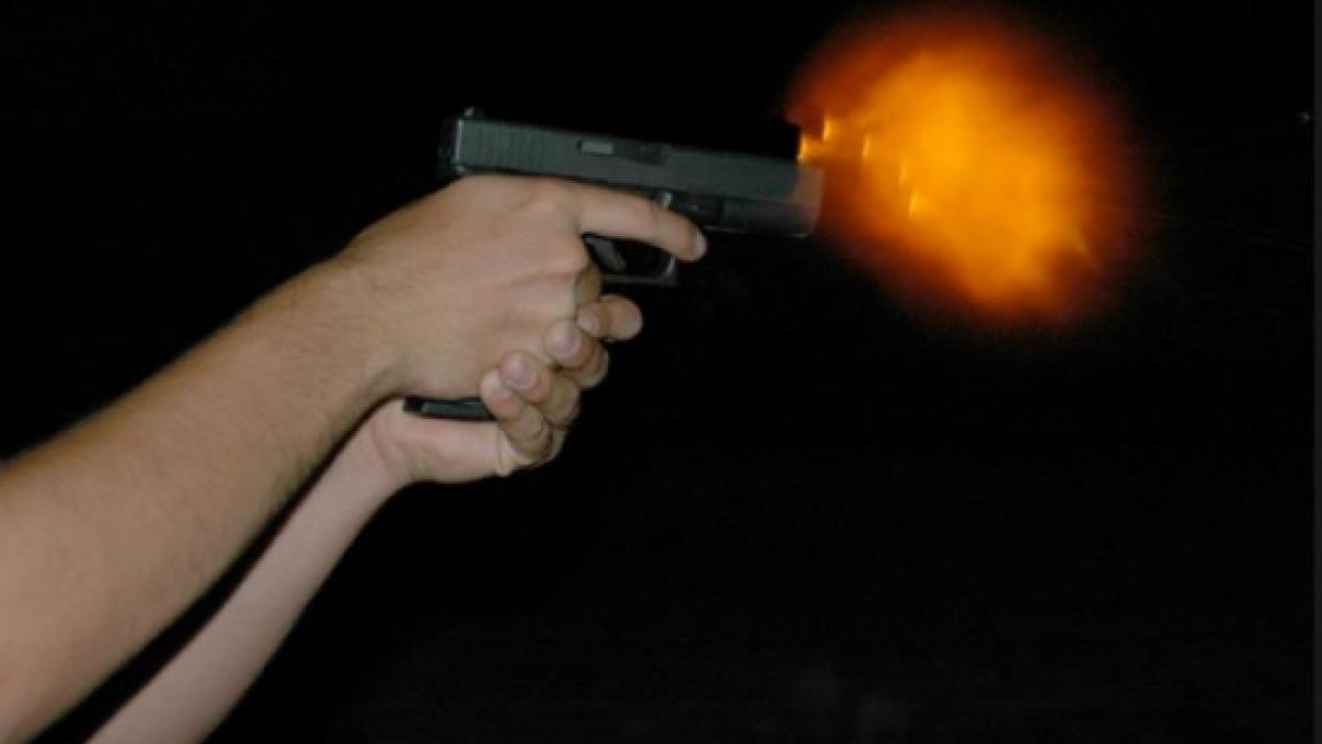 focuri de arma in capitala pentru a prinde un barbat care sparsese un autoturism