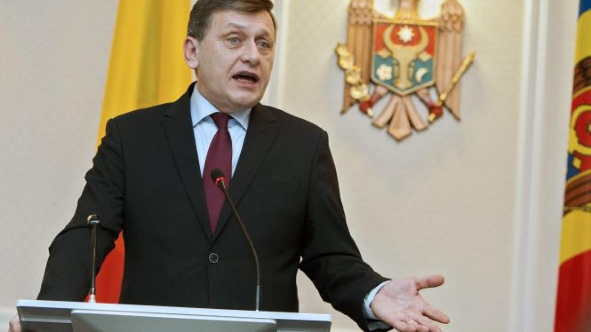 crin antonescu vom convoca delegatia permanenta a pnl marti pentru a decide iesirea din guvern