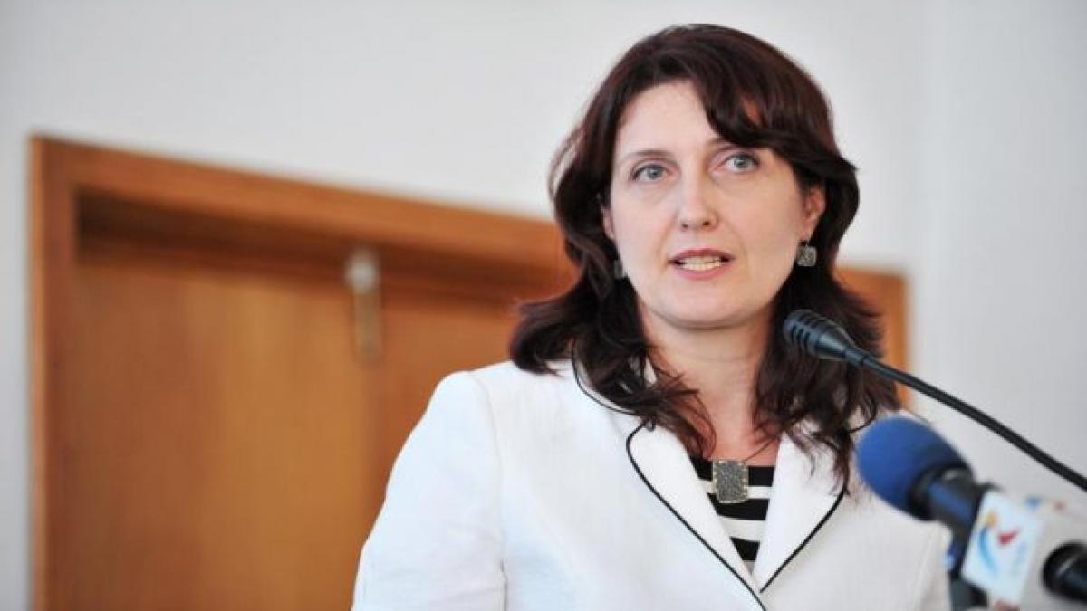 trei secretari de stat printre care si stefania duminica au fost destituiti de victor ponta