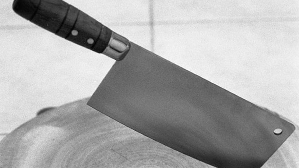 ce a facut angajata unei banci cand un barbat inarmat cu un satar i a cerut banii din seif