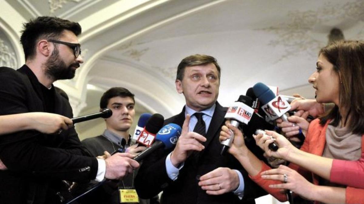 liberalii cer demisia premierului victor ponta