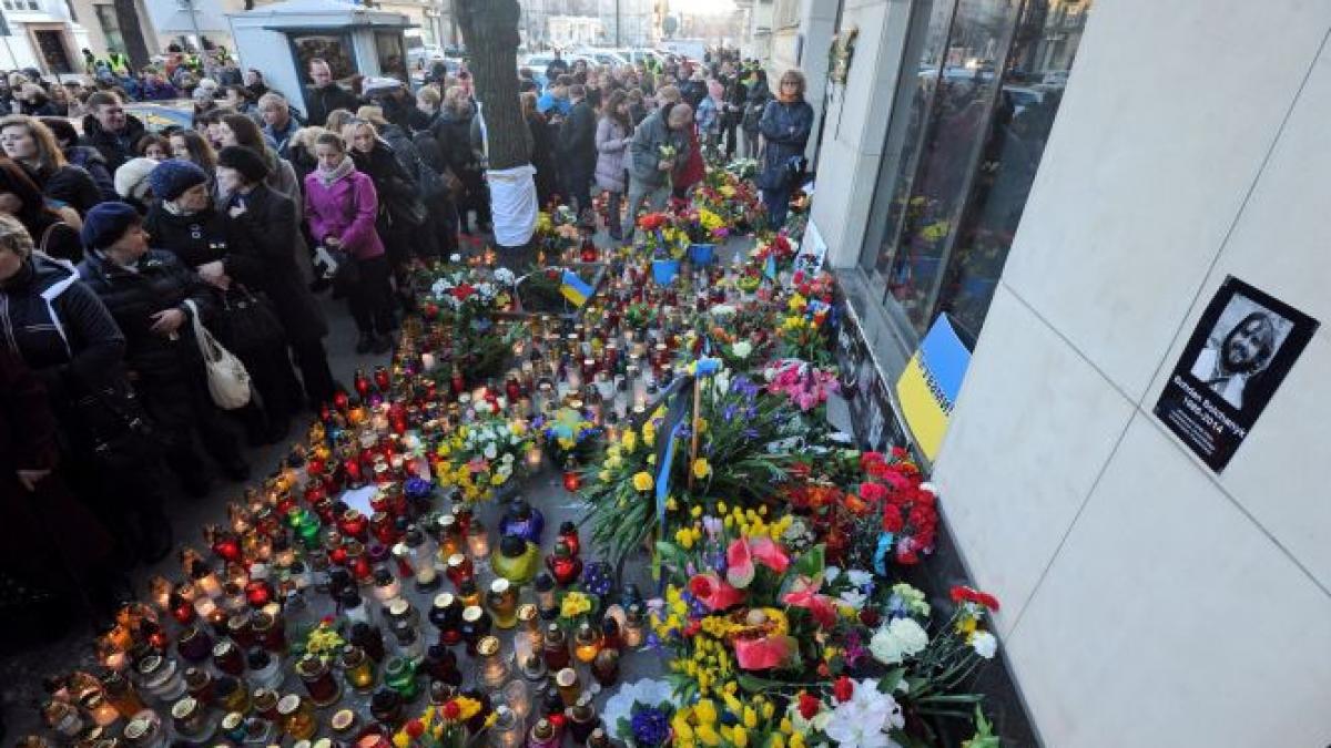 parlamentul de la kiev cere judecarea lui ianukovici la haga