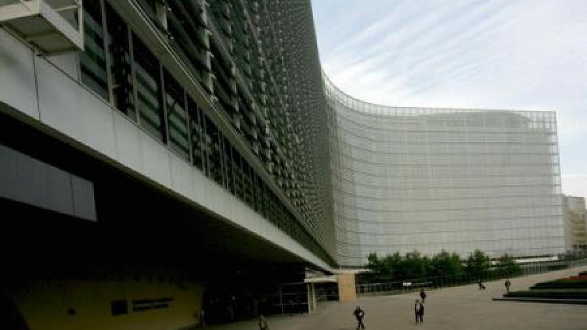 romanii cred ca u e se indreapta in directia corecta pentru depasirea crizei