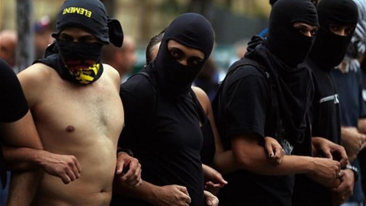 brazilia politistii scot in strada luptatorii de jiu jitsu pentru a combate protestele anti mondial