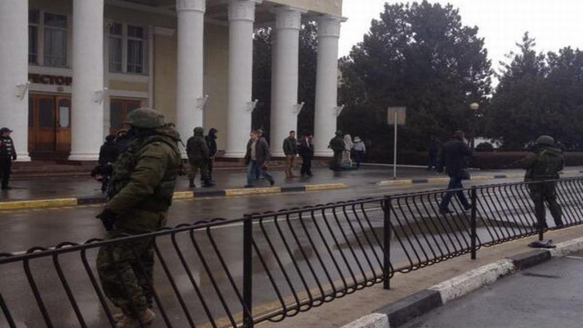 cine sunt militarii din aeroporturile din crimeea flota rusa de la marea neagra nu sunt trupele