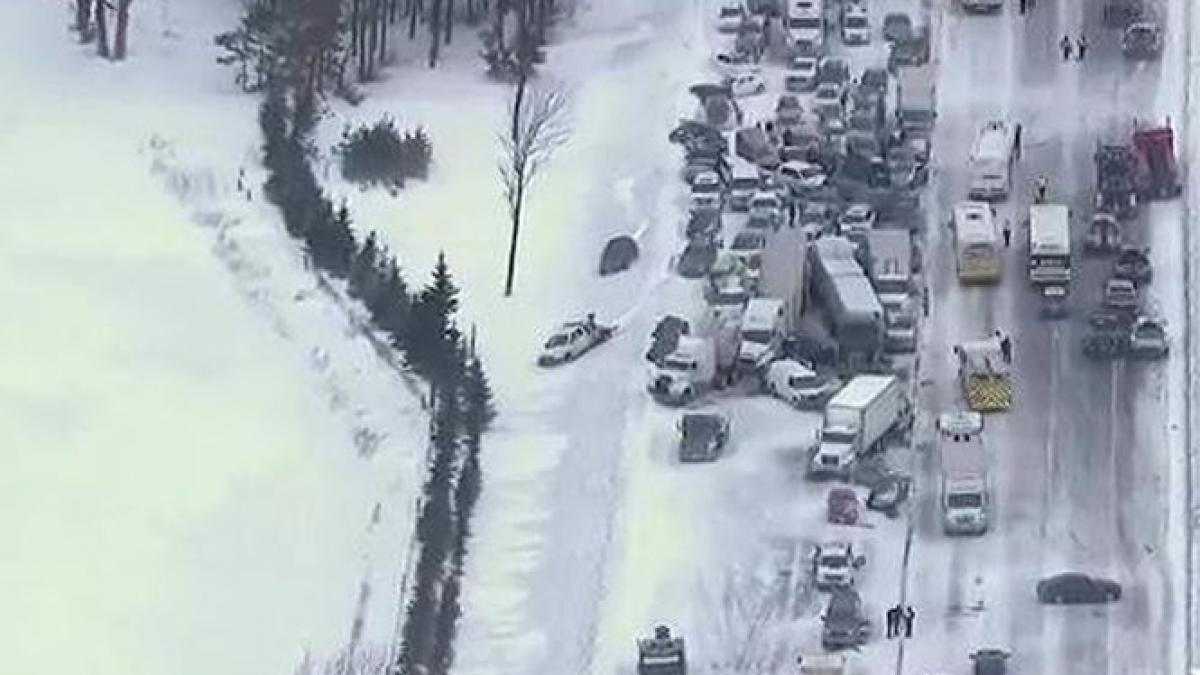 dezastru pe o sosea cu polei 96 de masini au fost implicate intr o ciocnire in lant in canada