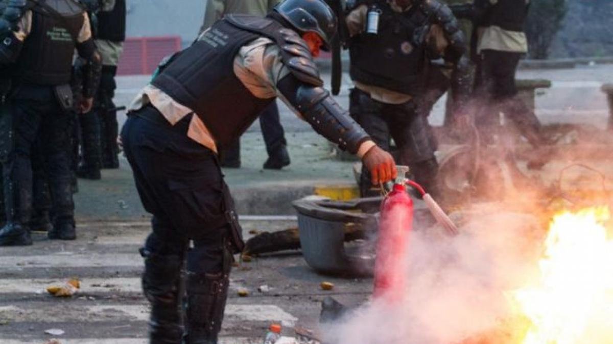 proteste violente in venezuela 17 oameni au murit