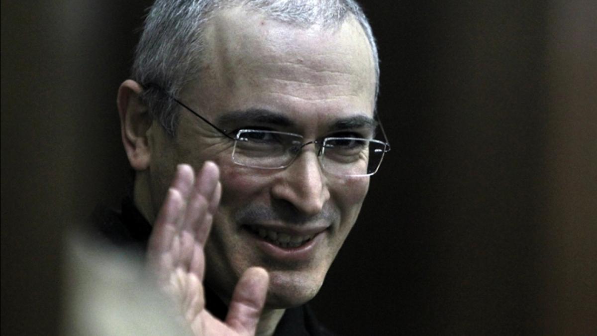 fostul magnat al petrolului gratiat de putin in 2013 se ofera sa joace rolul de mediator in criza