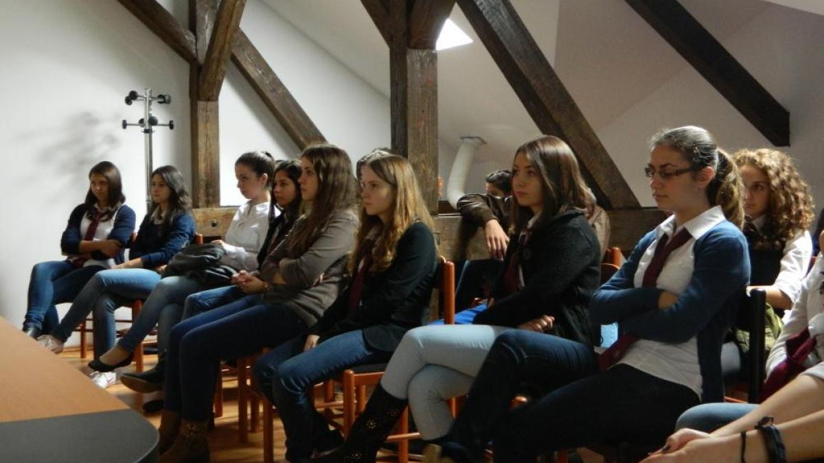 p arad regio ofera sprijin copiilor in dificultate