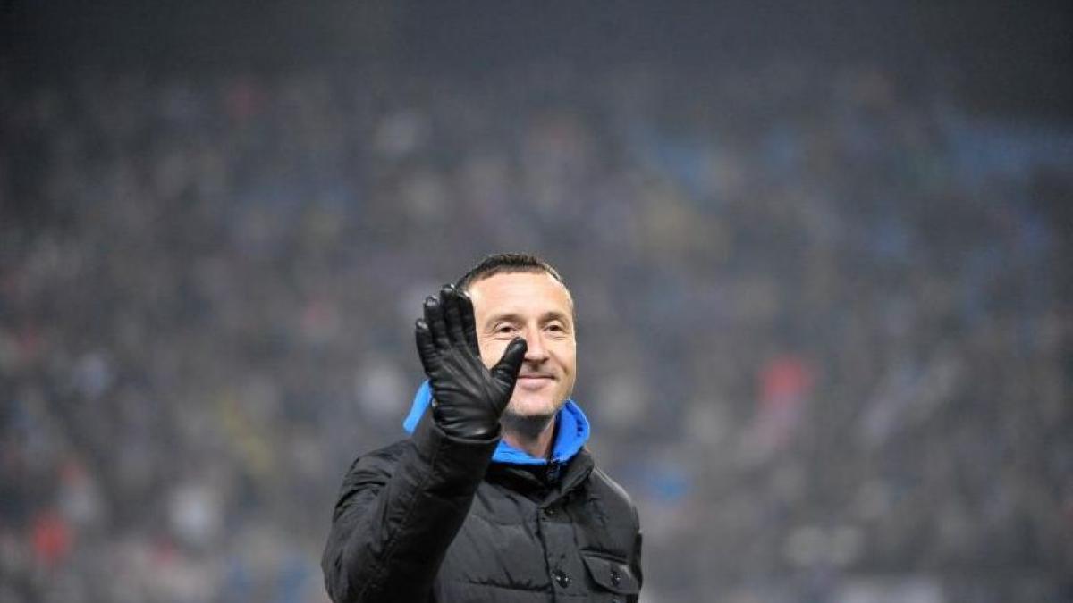 mihai stoica a fost ridicat de politisti de la locuinta sa si dus in arest