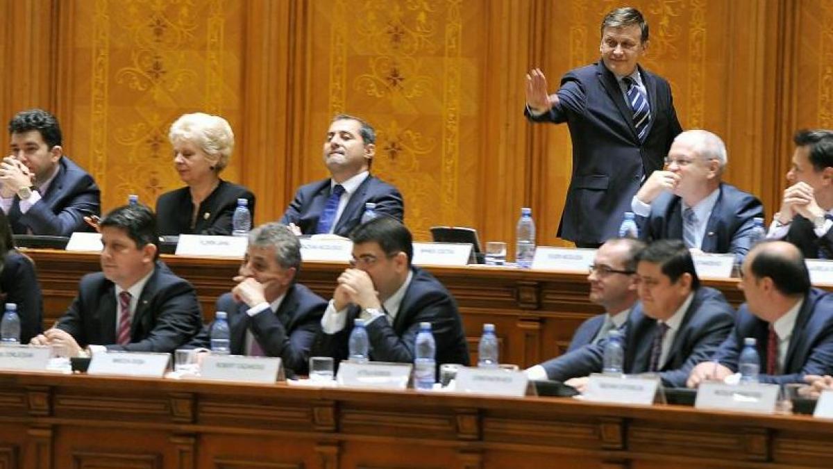 nume vehiculate pentru inlocuirea lui crin antonescu la sefia senatului