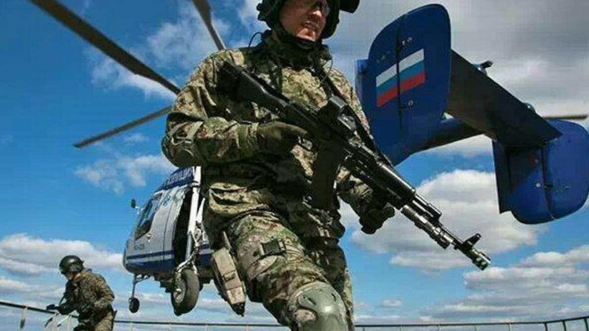 oficiali rusi rusia poate trimite pana la 25 000 de militari in crimeea potrivit tratatului cu