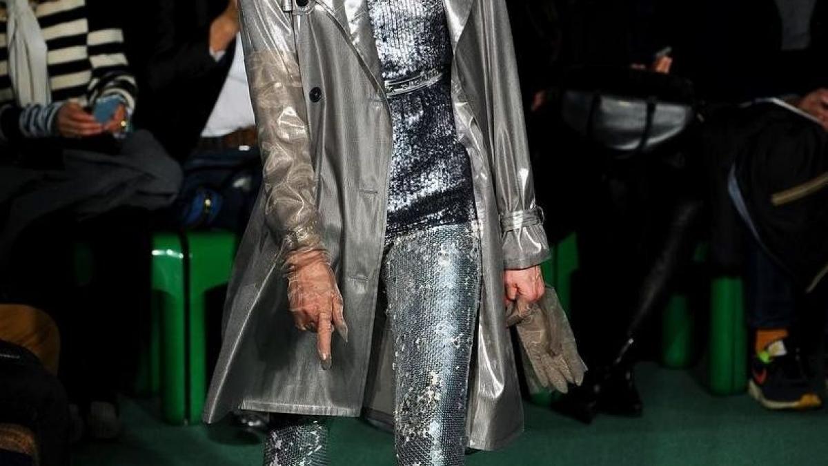 nu le a venit sa creada cand au vazut cum arata modelul care a urcat pe scena jean paul gaultier a