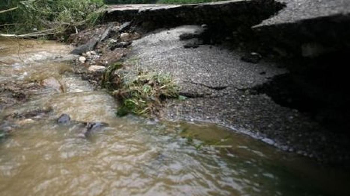 cod portocaliu de inundatii in olt localnici din trei comune vor fi evacuati