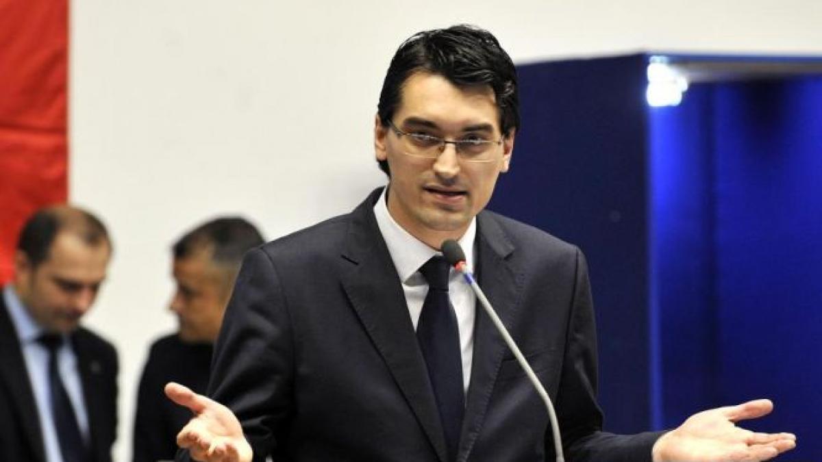 noul presedinte al frf l a confirmat pe victor piturca in functia de selectioner