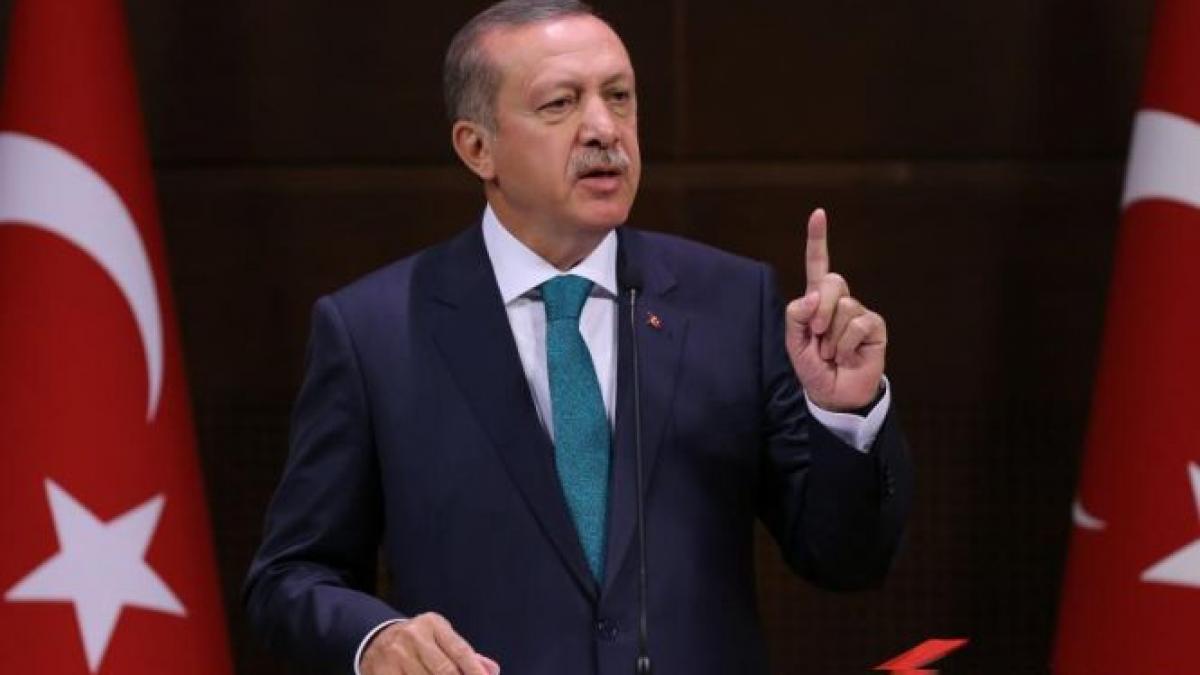 premierul turc ameninta youtube si facebook ar putea fi interzise