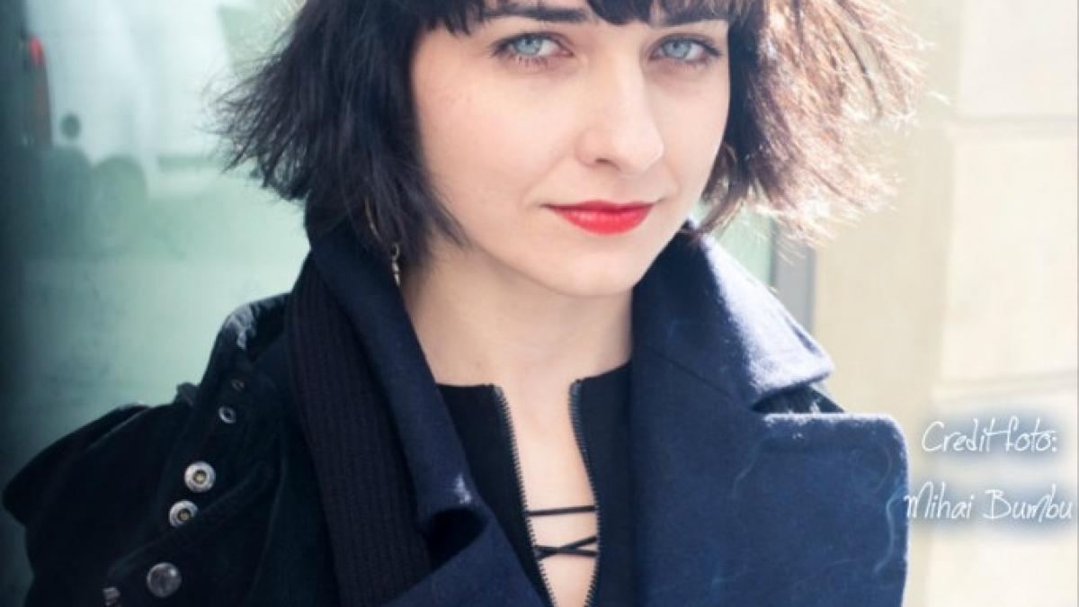 unul dintre cei mai apreciati tineri designeri romani traiesc jumatate in realitate si jumatate in