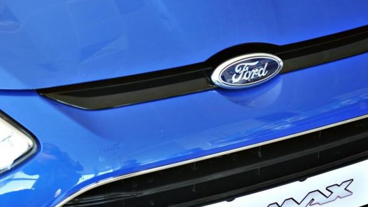 directorul general al ford a primit actiuni in valoare de 13 8 milioane de dolari pentru anul 2013