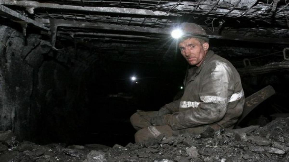 24 de lideri de sindicat ai minerilor au intrat in greva foamei