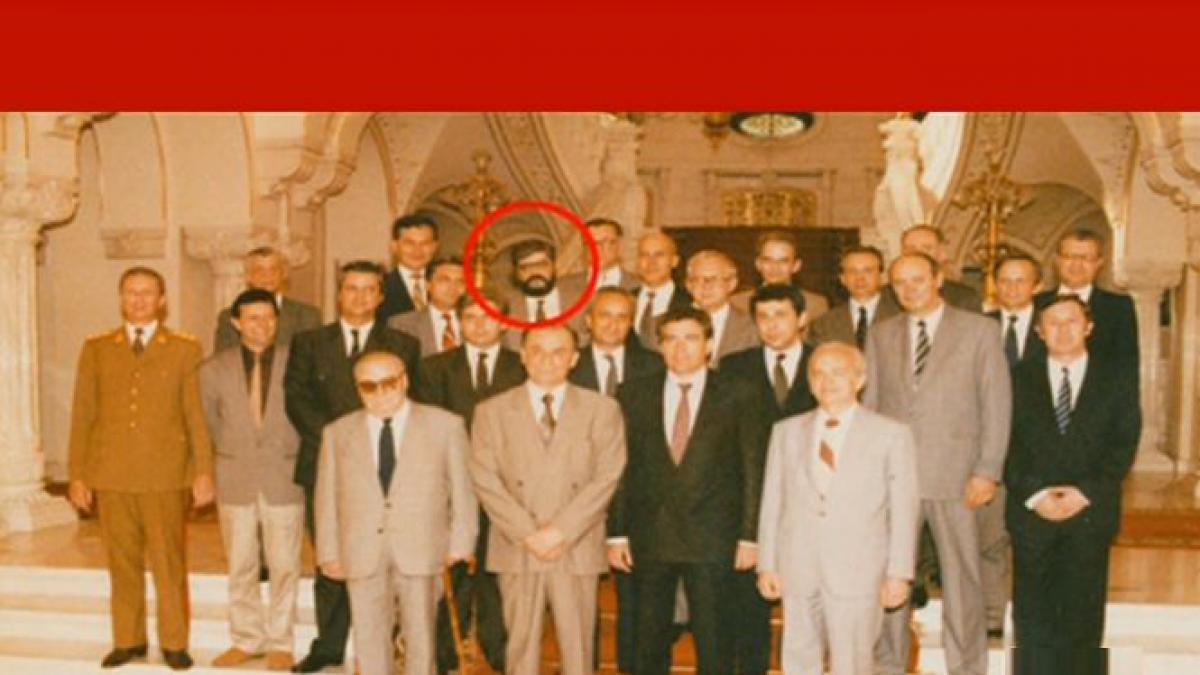 cine sunt cei doi romani care au fost demnitari ai puterii in toate cele trei regimuri de dupa 1989