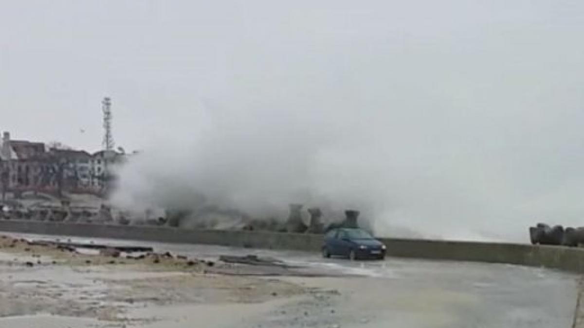 romanului nu i lipseste inventivitatea uite cum si au spalat doi soferi masinile gratis