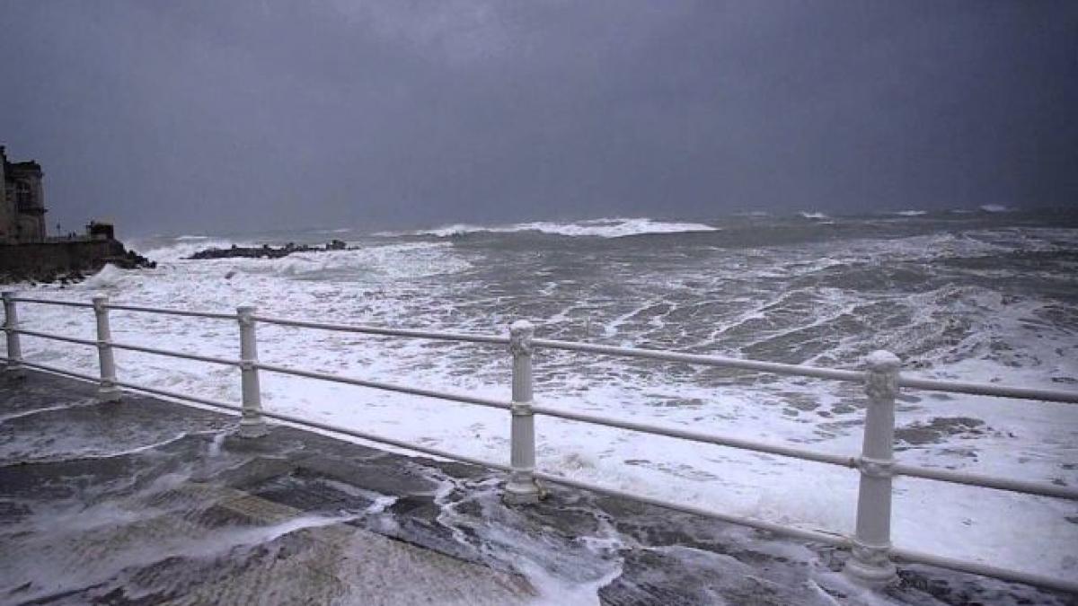 vremea rea a amanat exercitiile militare de la malul marii