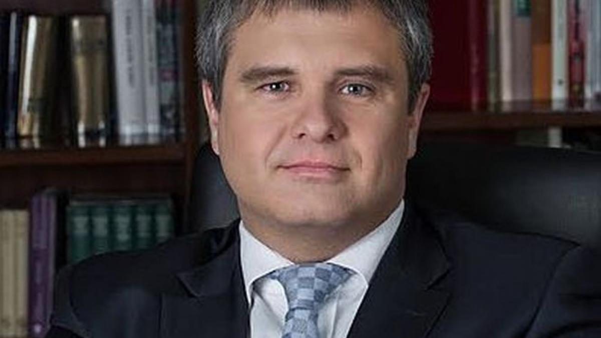 cum profita nepotul lui putin de notorietatea numelui sau de familie