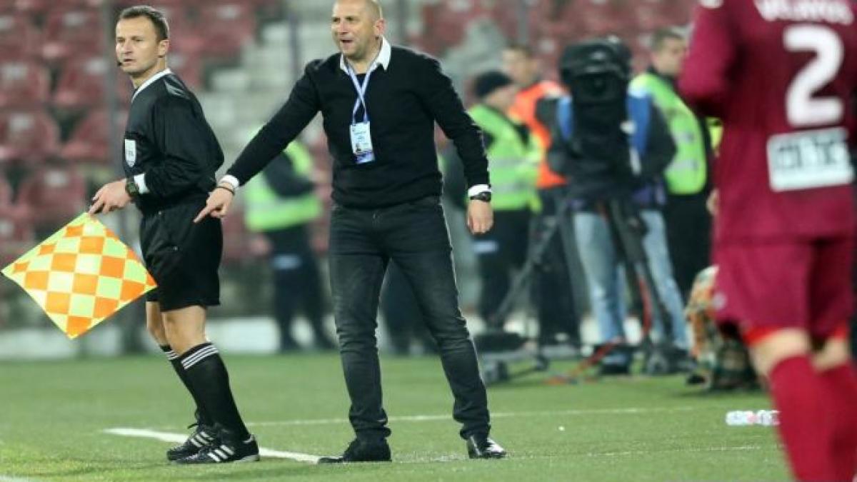 cfr cluj nu a reusit sa invinga ultima clasata desi a condus cu 2 0 si a avut un om in plus