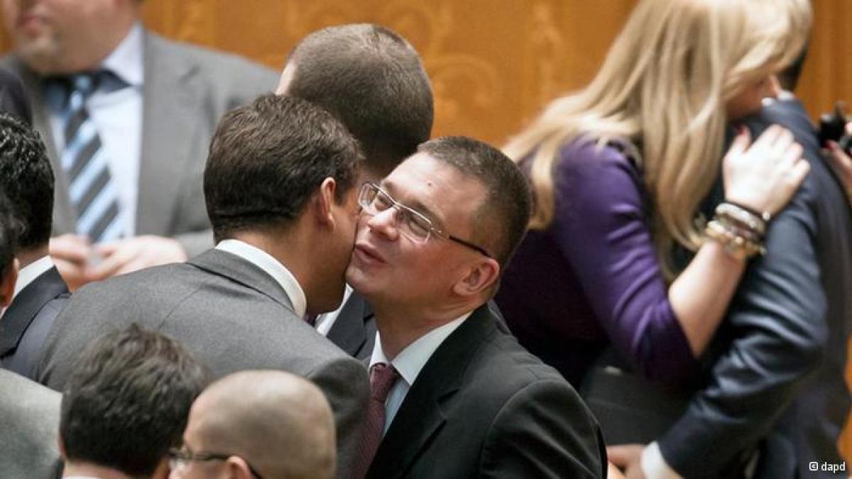 deziluzia optica mihai razvan unguianu