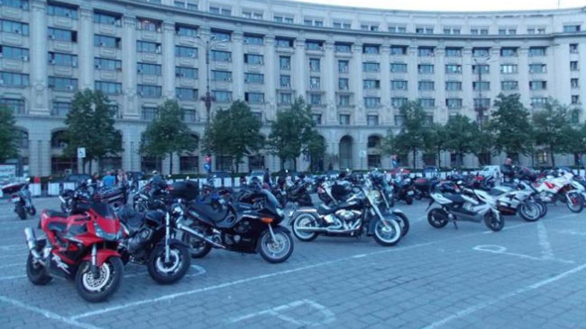 in weekendul 5 6 aprilie intreaga comunitate moto se regaseste in piata constititiei