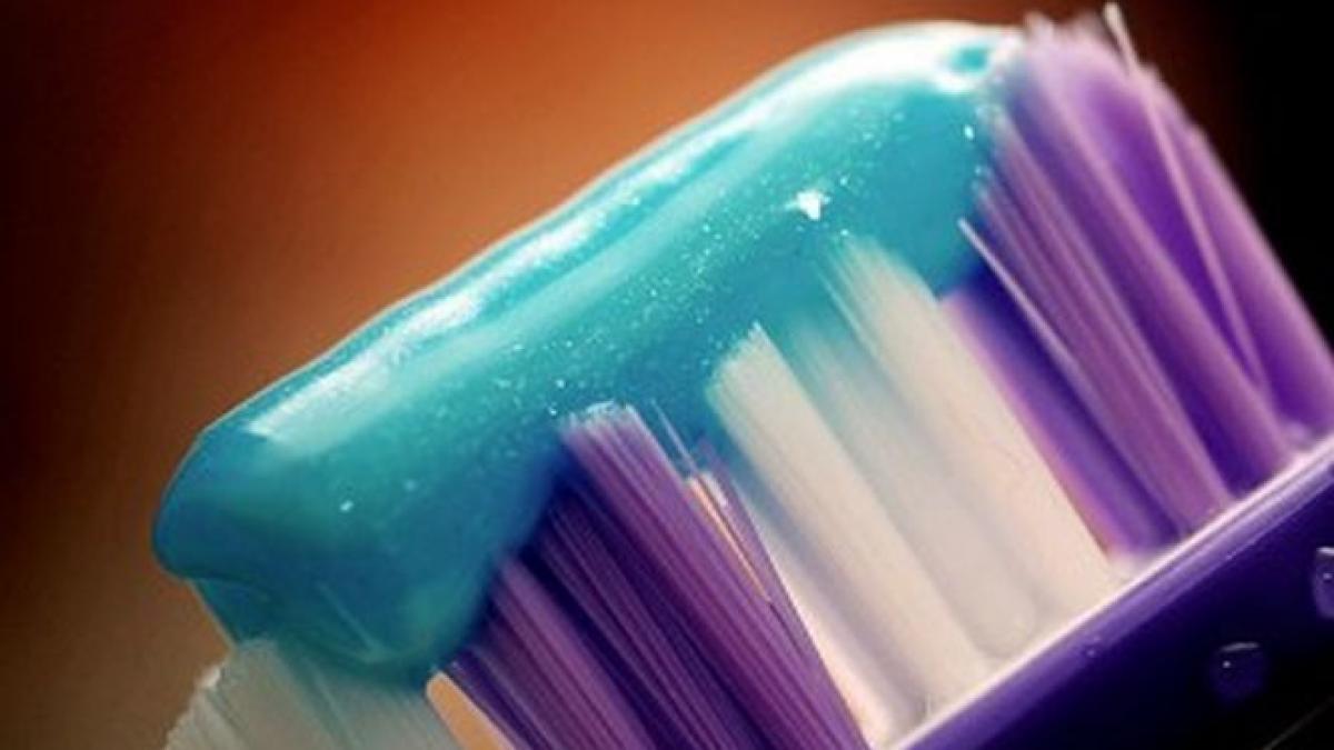 romanii nu pun pret pe igiena orala in mediul rural oamenii isi schimba periuta de dinti o data la