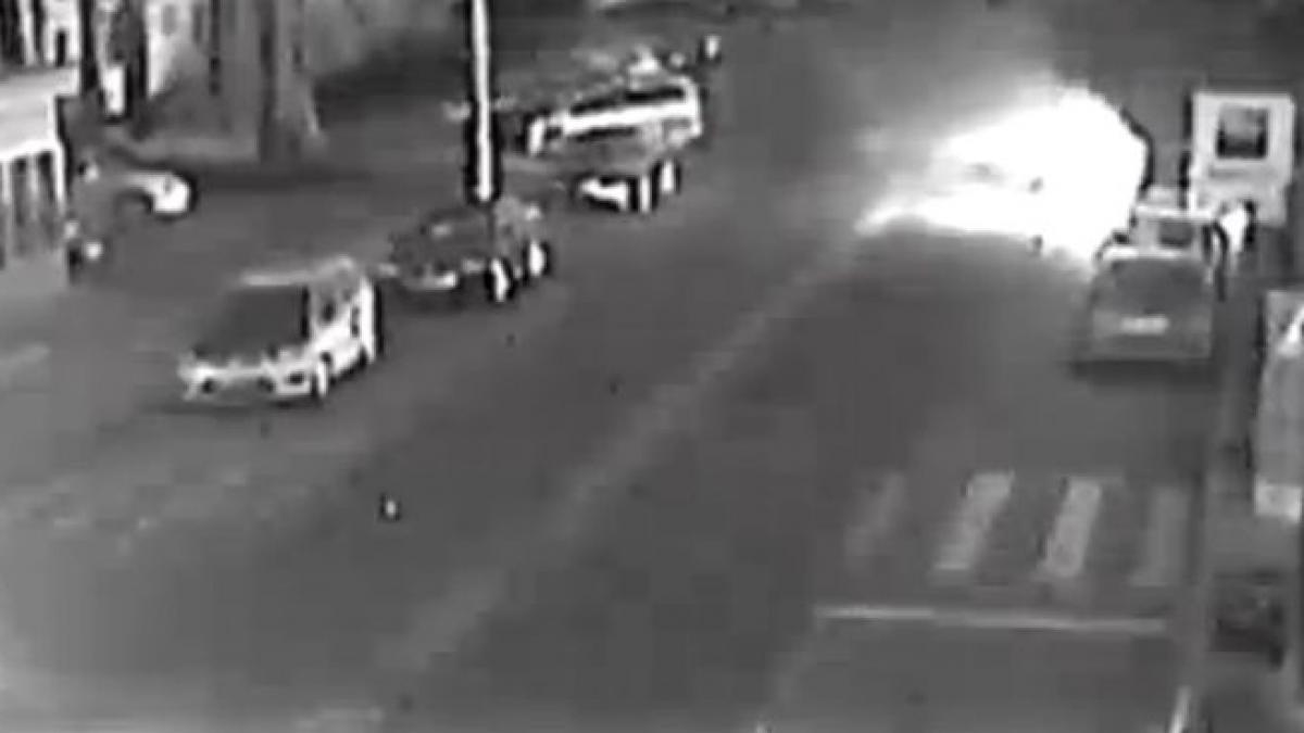 atac in stil mafiot in braila o masina a fost incendiata in plina strada