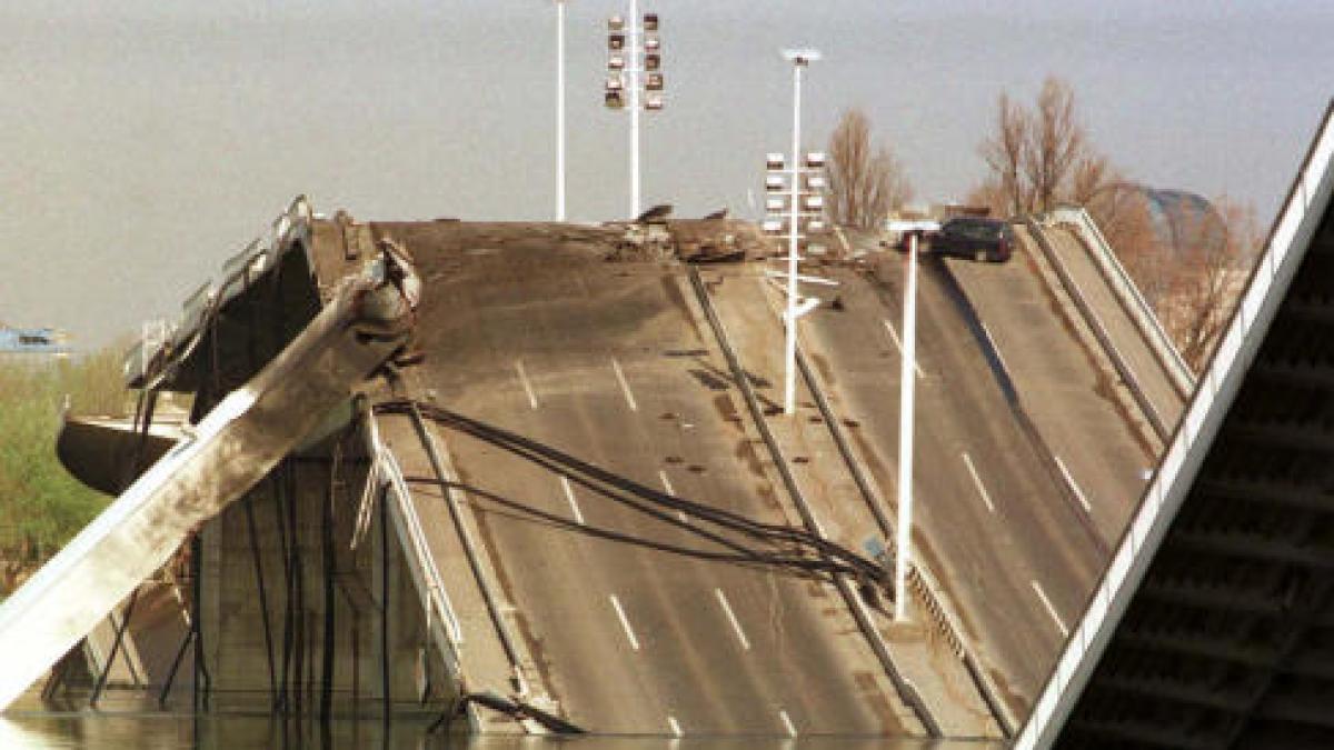 serbia comemoreaza 15 ani de la bombardamentele nato