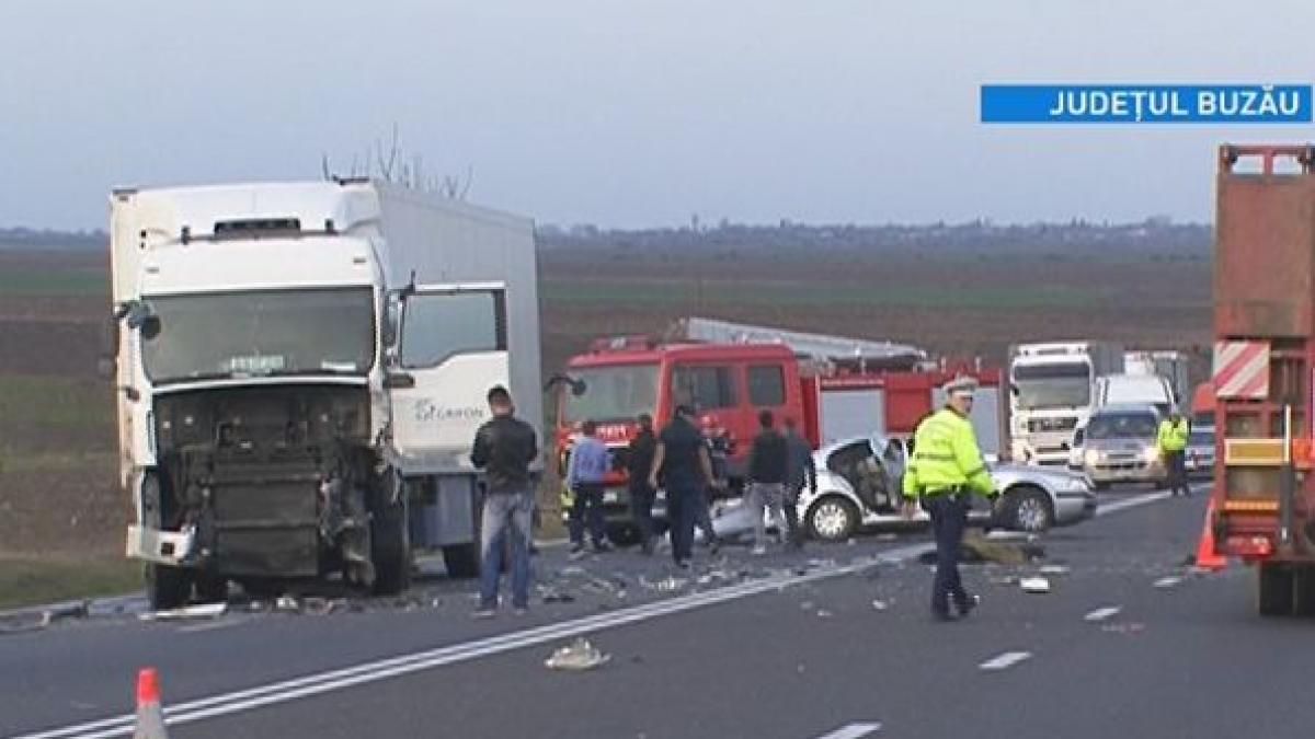 grav accident rutier pe e85 un mort si trei raniti intr un carambol cu sase masini