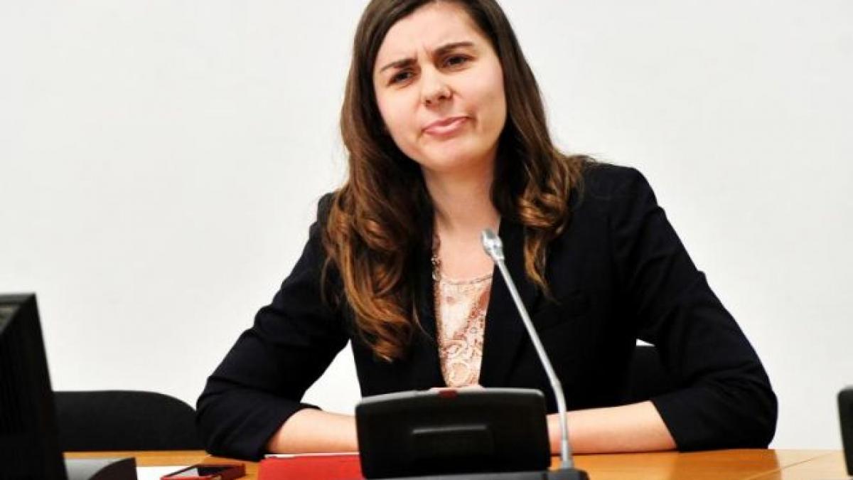 ministrul finantelor ioana petrescu e imbucurator ca oamenii mananca paine