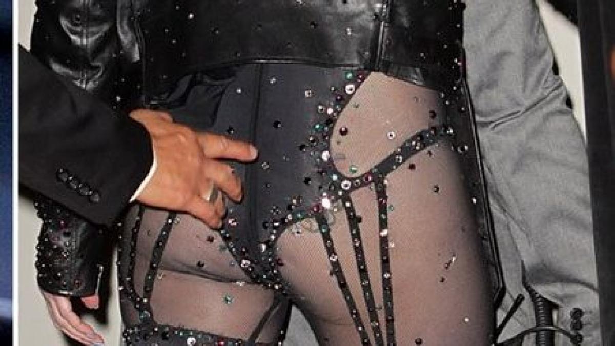 nici nu va trece prin cap cati ani poate avea aceasta femeie are trupul unei pustoaice de 20 de ani