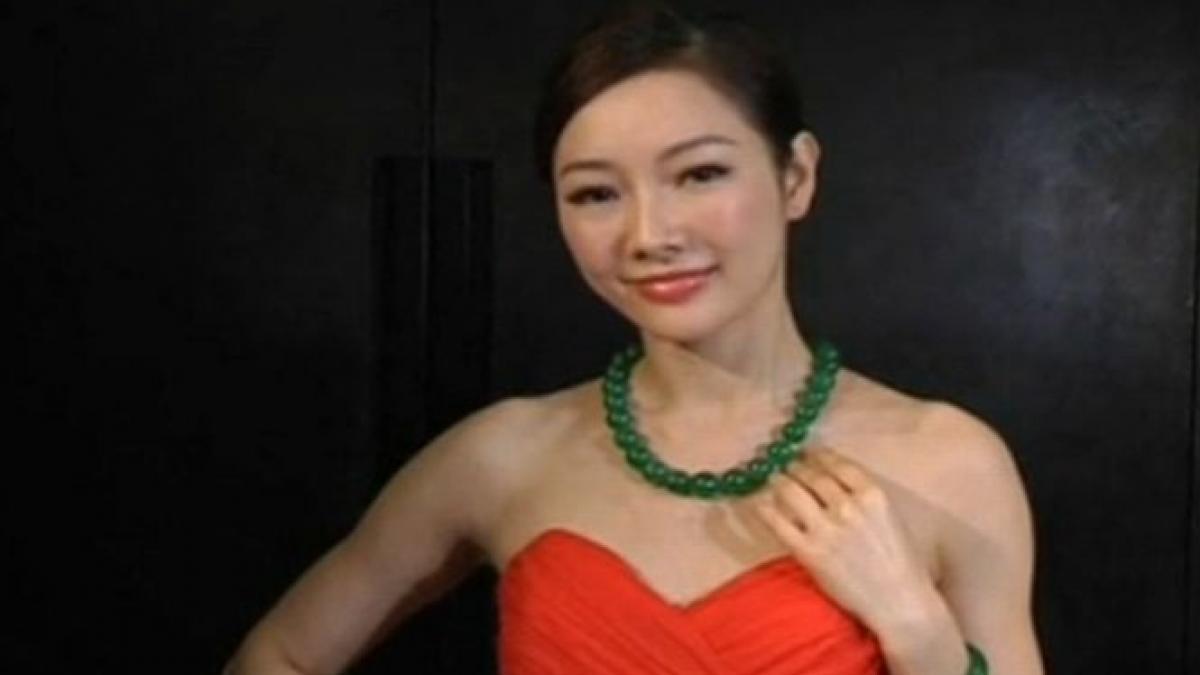 un colier de pe vremea ultimei dinastii imperiale chineze cea mai pretioasa piesa de jad