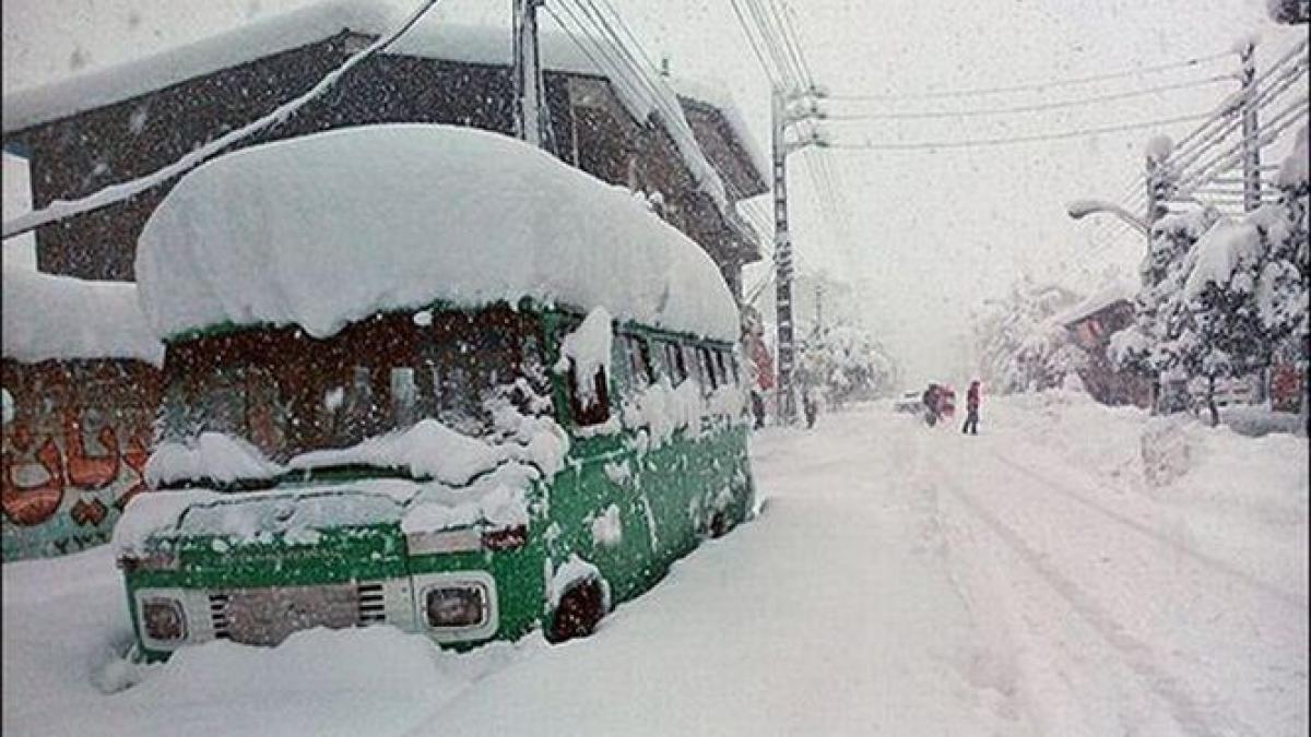 o furtuna de zapada a paralizat nordul iranului
