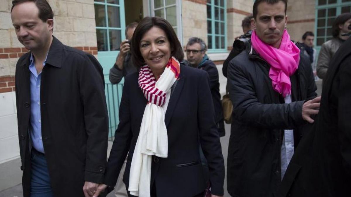 socialista anne hidalgo aleasa oficial prima femeie primar a capitalei franceze
