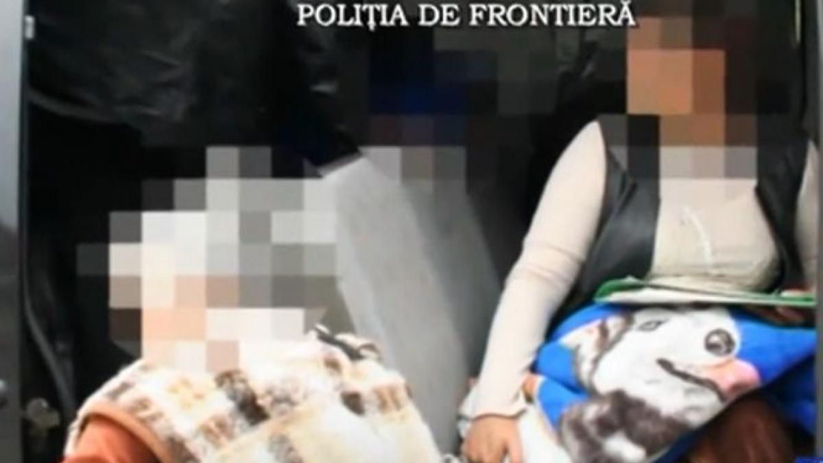 metoda ei a dat gres o femeie a incercat sa treaca granita din romania cu un copil in geanta