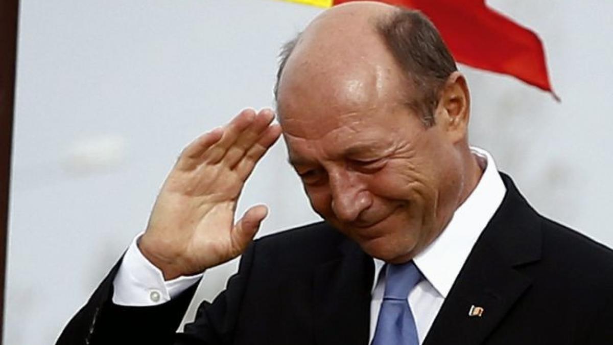 traian basescu isi planuieste ramanerea la putere va treziti cu mine la anul pe aici